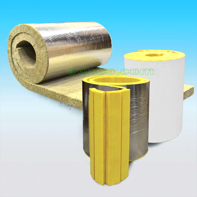 Cuộn bông thủy tinh Glasswool màu vàng với lớp bạc OPP dùng cách nhiệt và tiêu âm trong công trình HVAC.